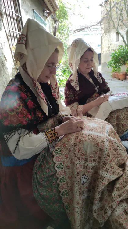 Bordado artesanal de Lagartera